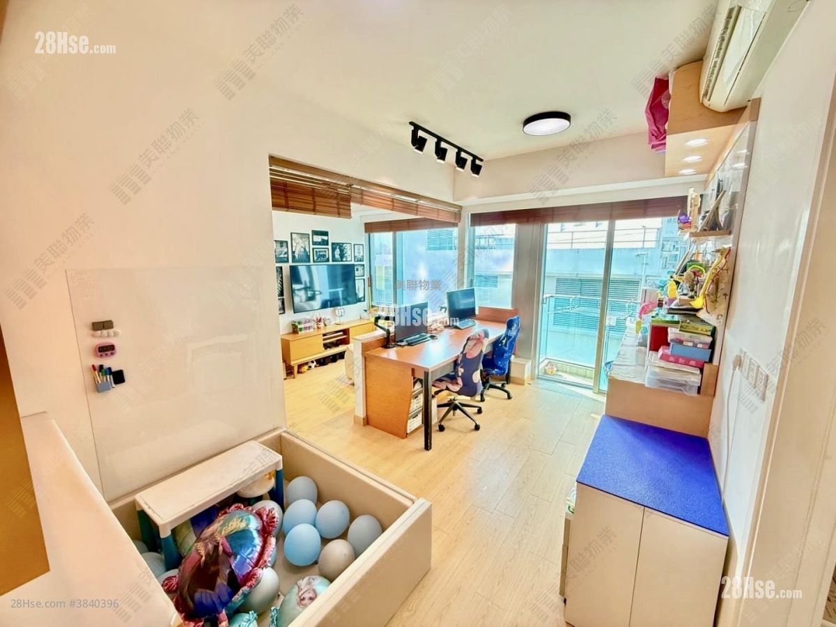 Savannah Sell 2 Bedrooms , 1 Bathroom 458 ft²