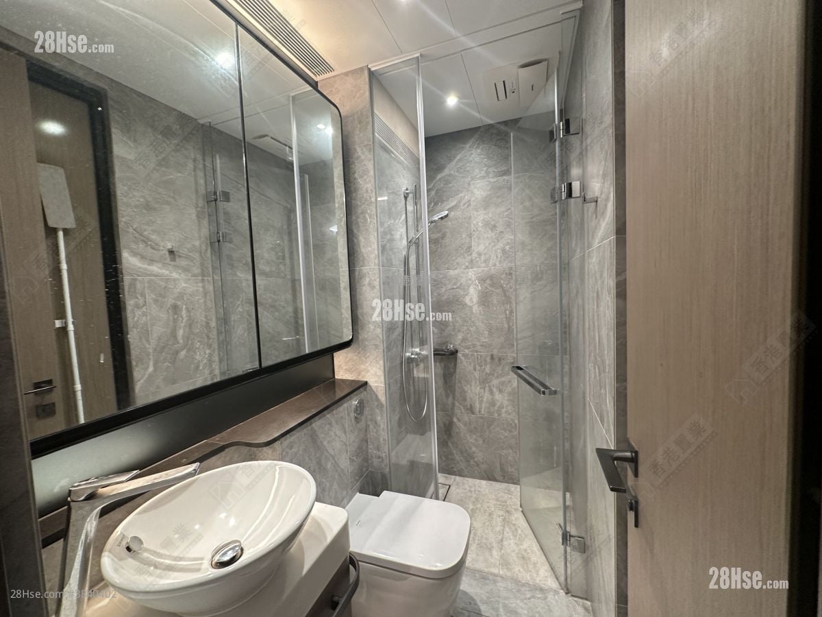 The Henley Rental 238 ft²