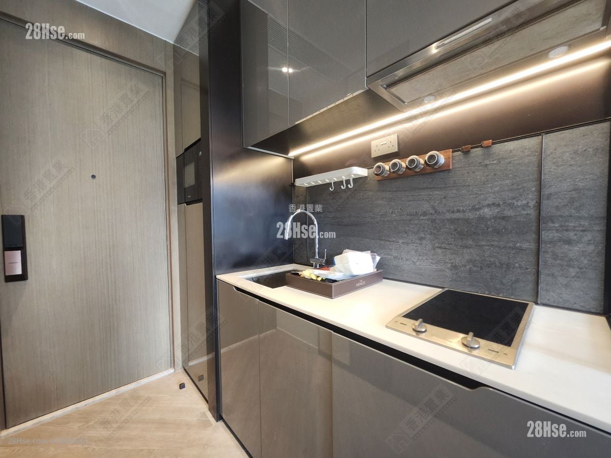 The Henley Rental 238 ft²