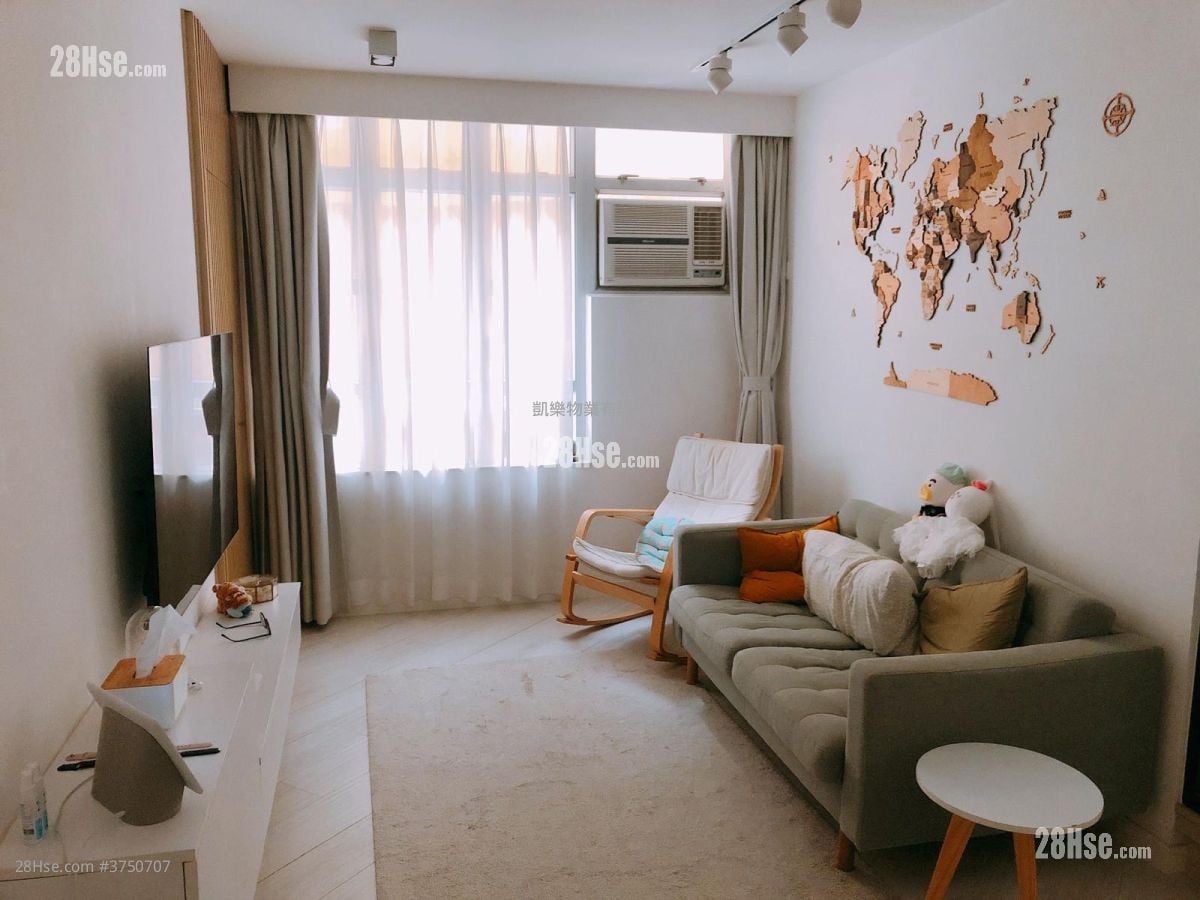 Hoi Lok Court Sell 2 Bedrooms , 1 Bathroom 477 ft²
