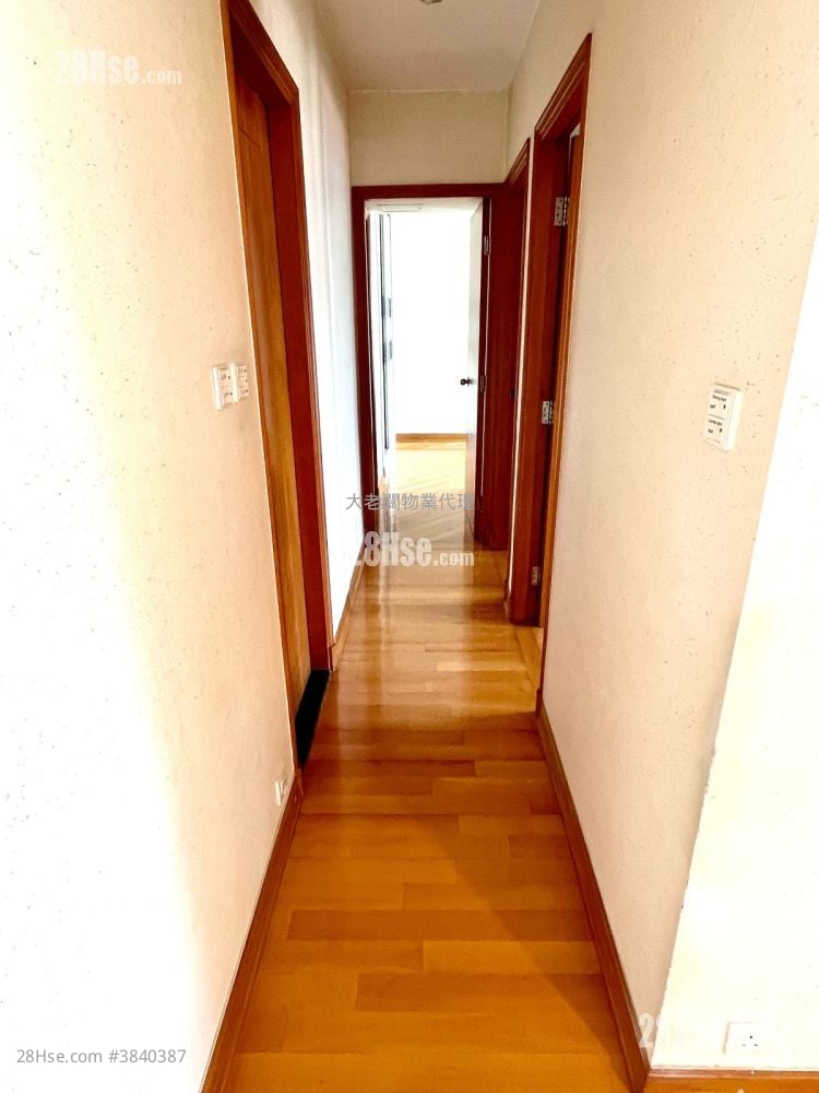 Aegean Coast Sell 3 Bedrooms , 2 Bathrooms 811 ft²