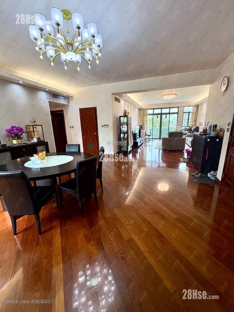 Emerald Palace Rental 4 Bedrooms , 4 Bathrooms 2,225 ft²