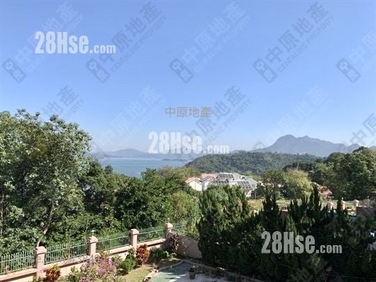 Emerald Palace Rental 4 Bedrooms , 4 Bathrooms 2,225 ft²