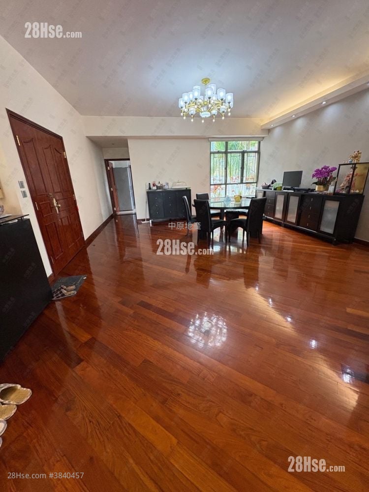 Emerald Palace Rental 4 Bedrooms , 4 Bathrooms 2,225 ft²