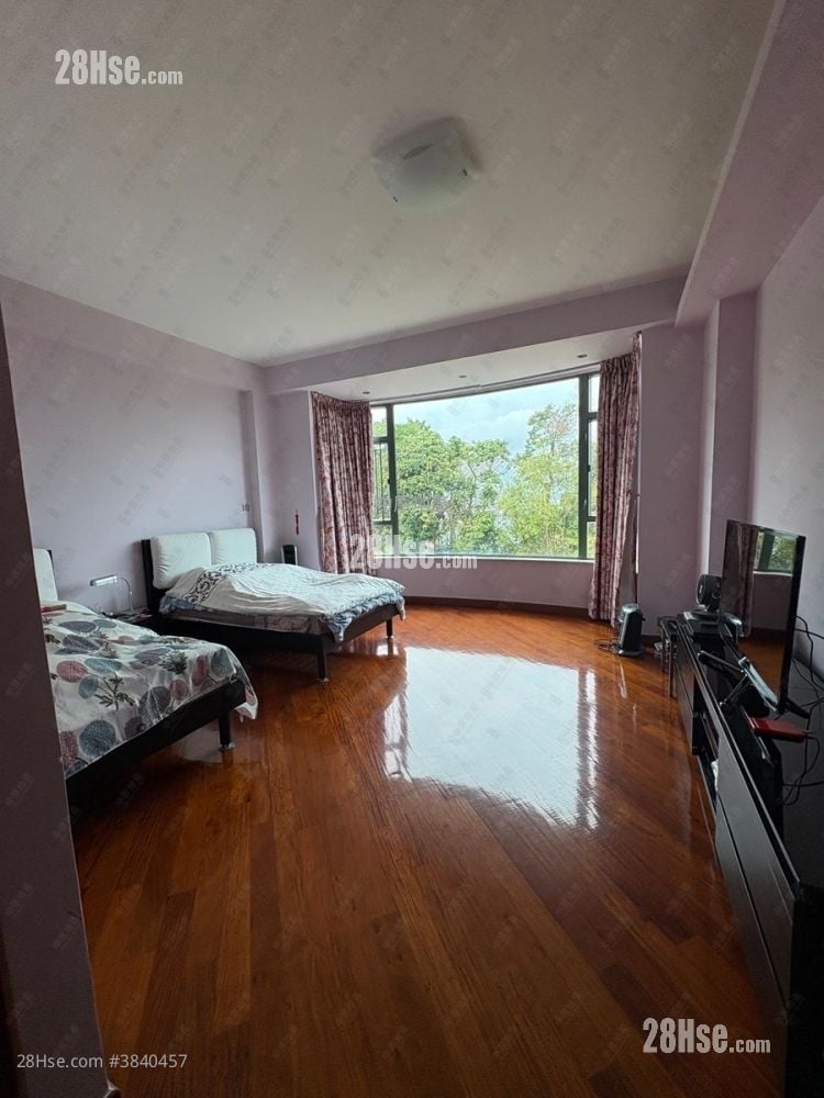Emerald Palace Rental 4 Bedrooms , 4 Bathrooms 2,225 ft²