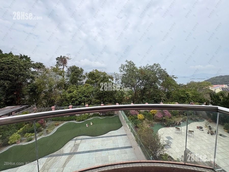Emerald Palace Rental 4 Bedrooms , 4 Bathrooms 2,225 ft²