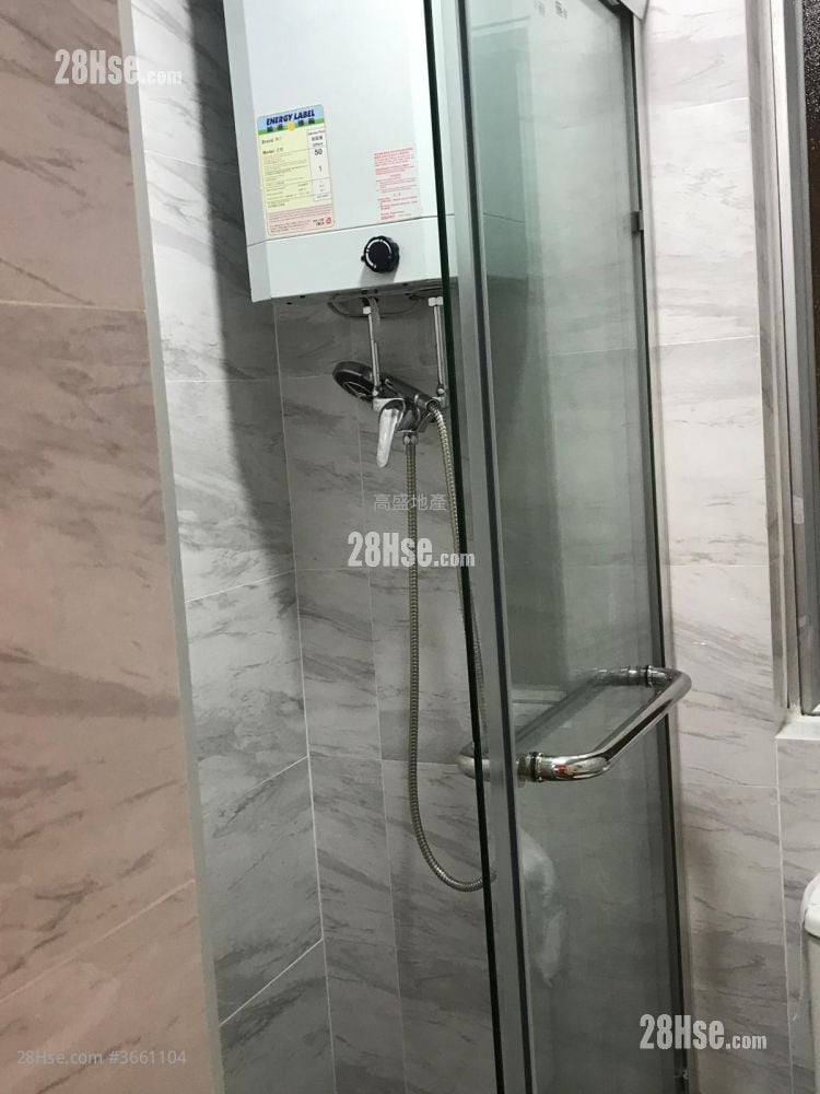 Chi Fai Court Sell 2 Bedrooms , 1 Bathroom 278 ft²