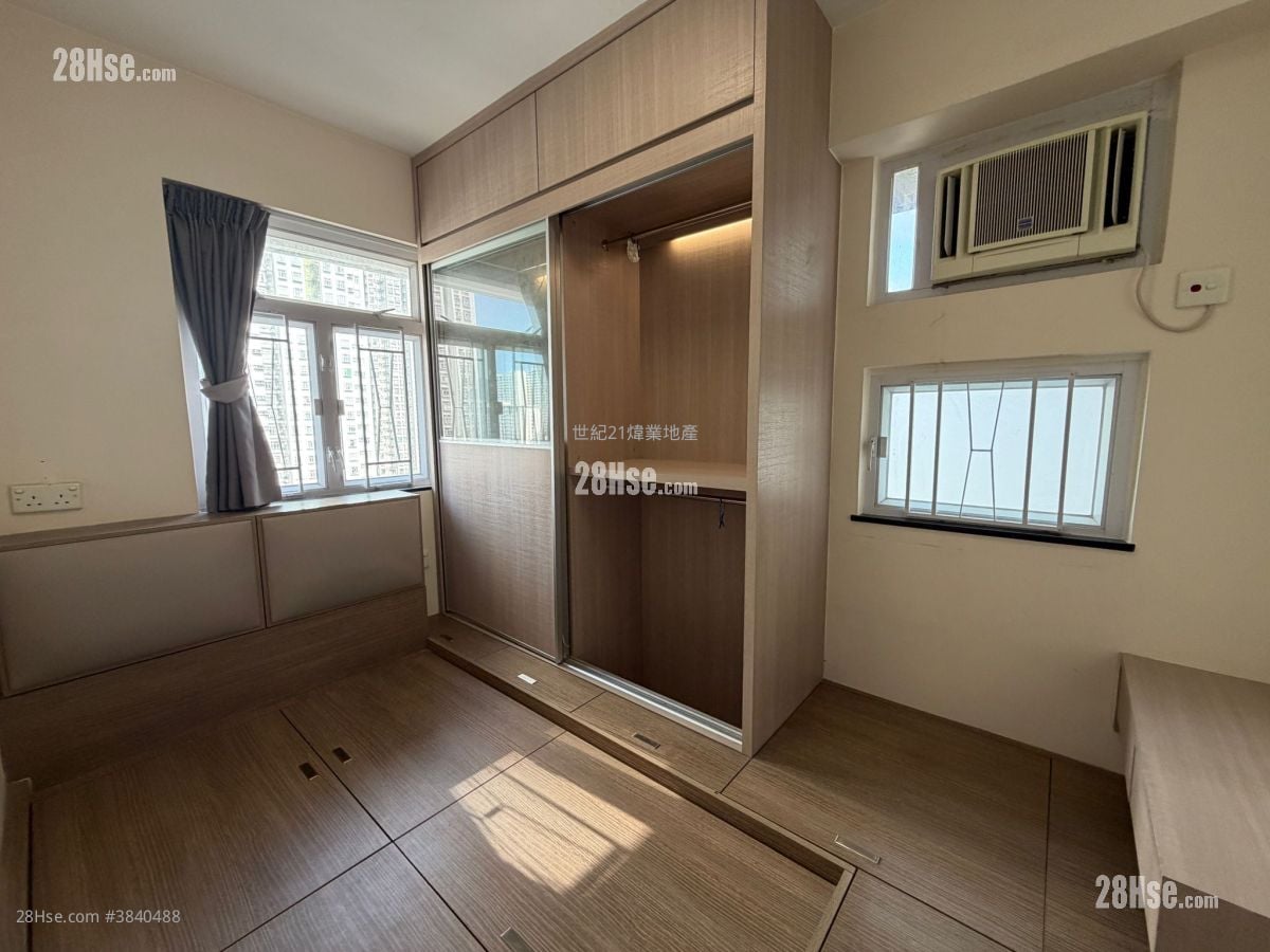 Eightland Gardens Sell 2 Bedrooms 438 ft²