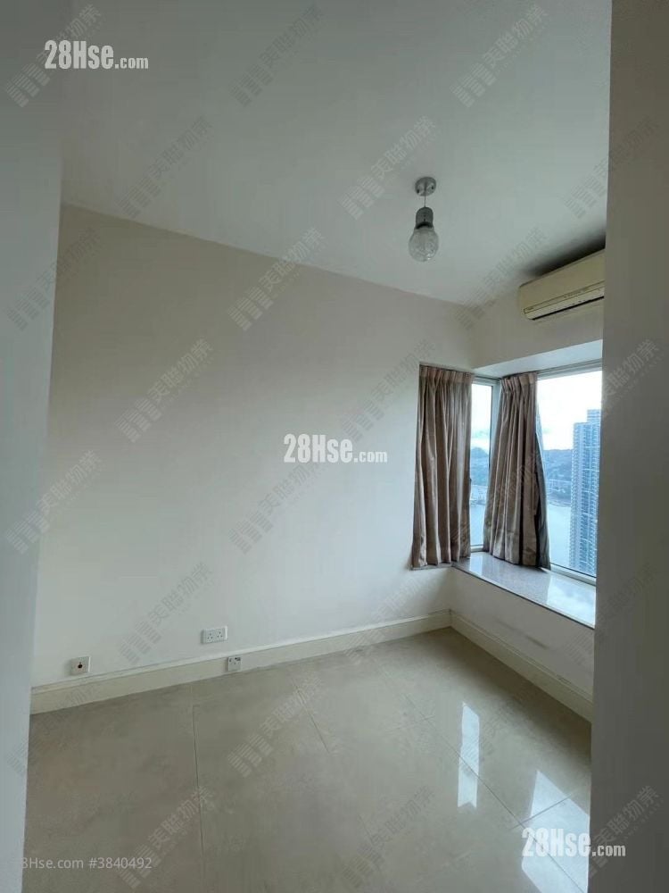 The Capitol Sell 3 Bedrooms , 2 Bathrooms 681 ft²