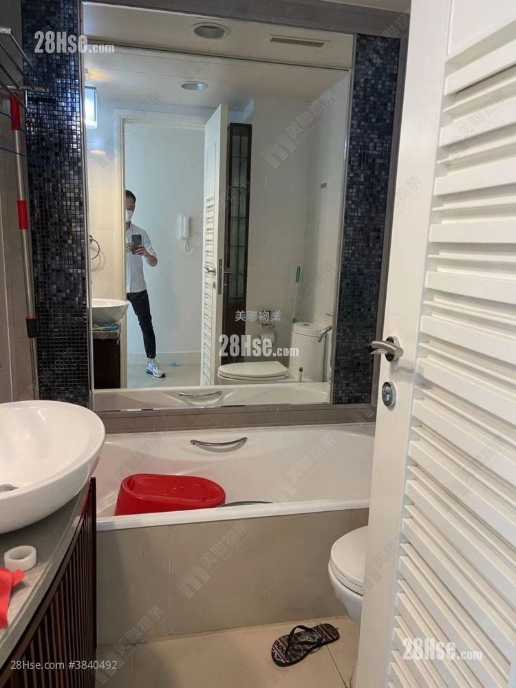 The Capitol Sell 3 Bedrooms , 2 Bathrooms 681 ft²