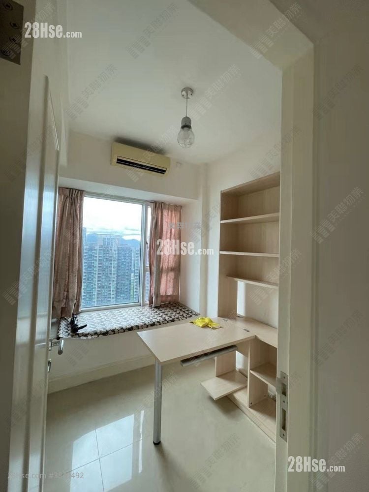 The Capitol Sell 3 Bedrooms , 2 Bathrooms 681 ft²