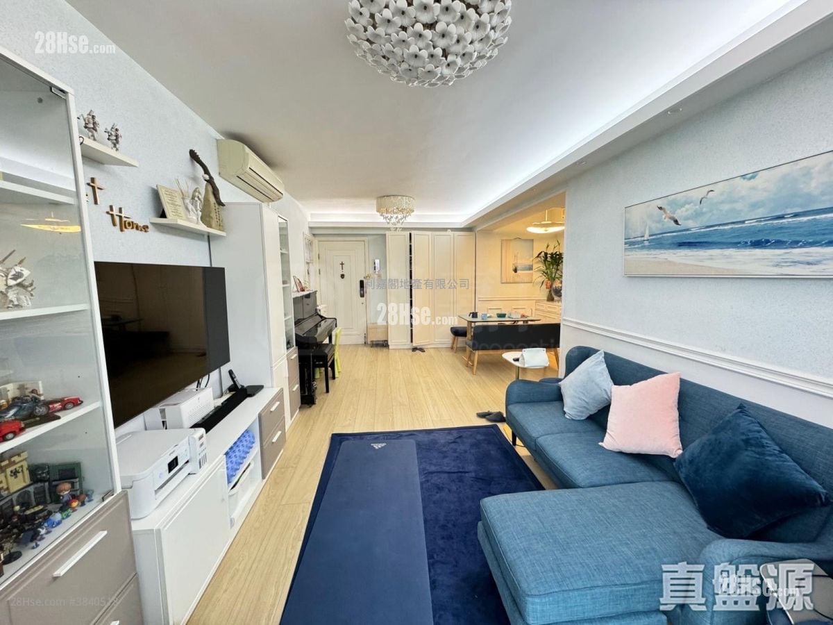 Residence Oasis Sell 3 Bedrooms 763 ft²