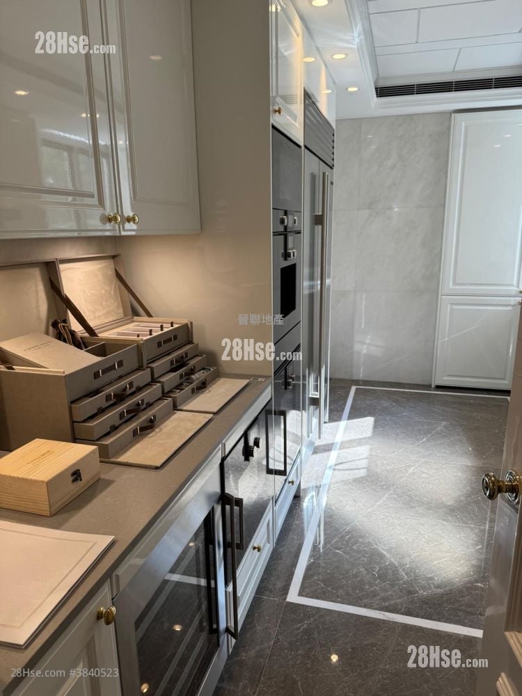 St. George's Mansions Rental 4 Bedrooms 2,087 ft²