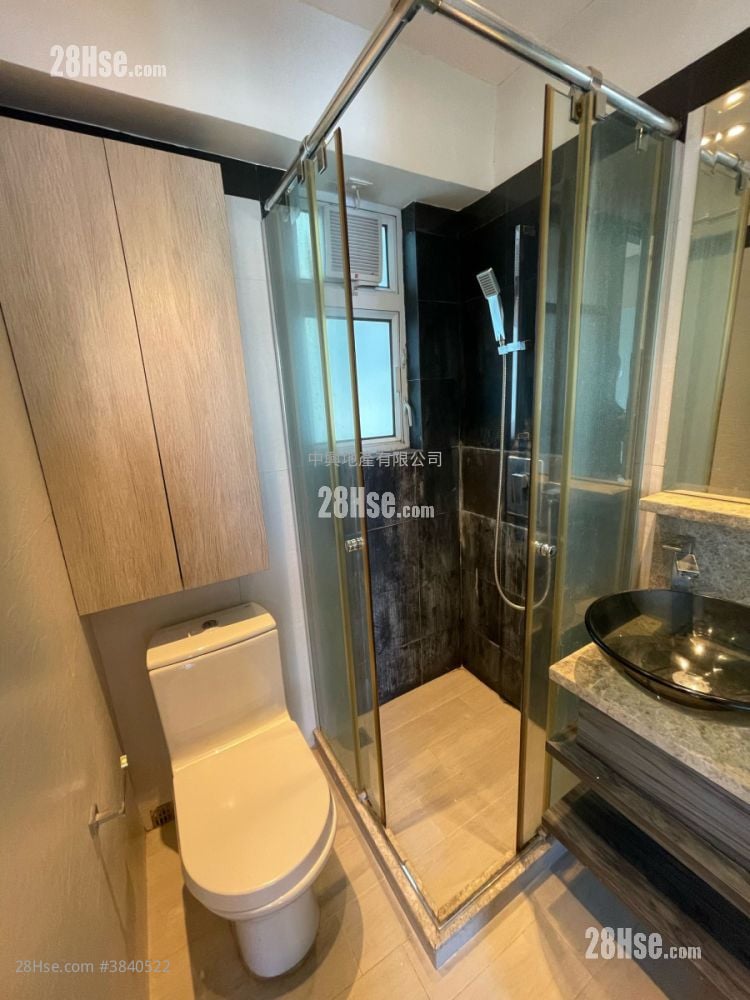 The Lodge Rental Studio , 1 Bathroom 225 ft²