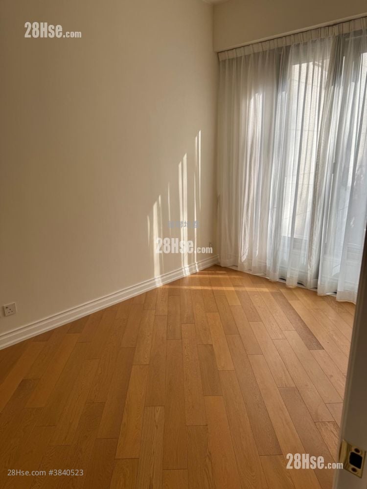 St. George's Mansions Rental 4 Bedrooms 2,087 ft²
