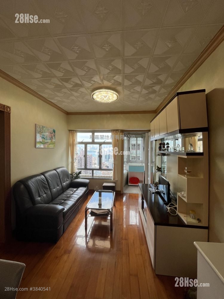 living room: Chatswood Villa Sell 3 Bedrooms , 1 Bathroom 520 ft²