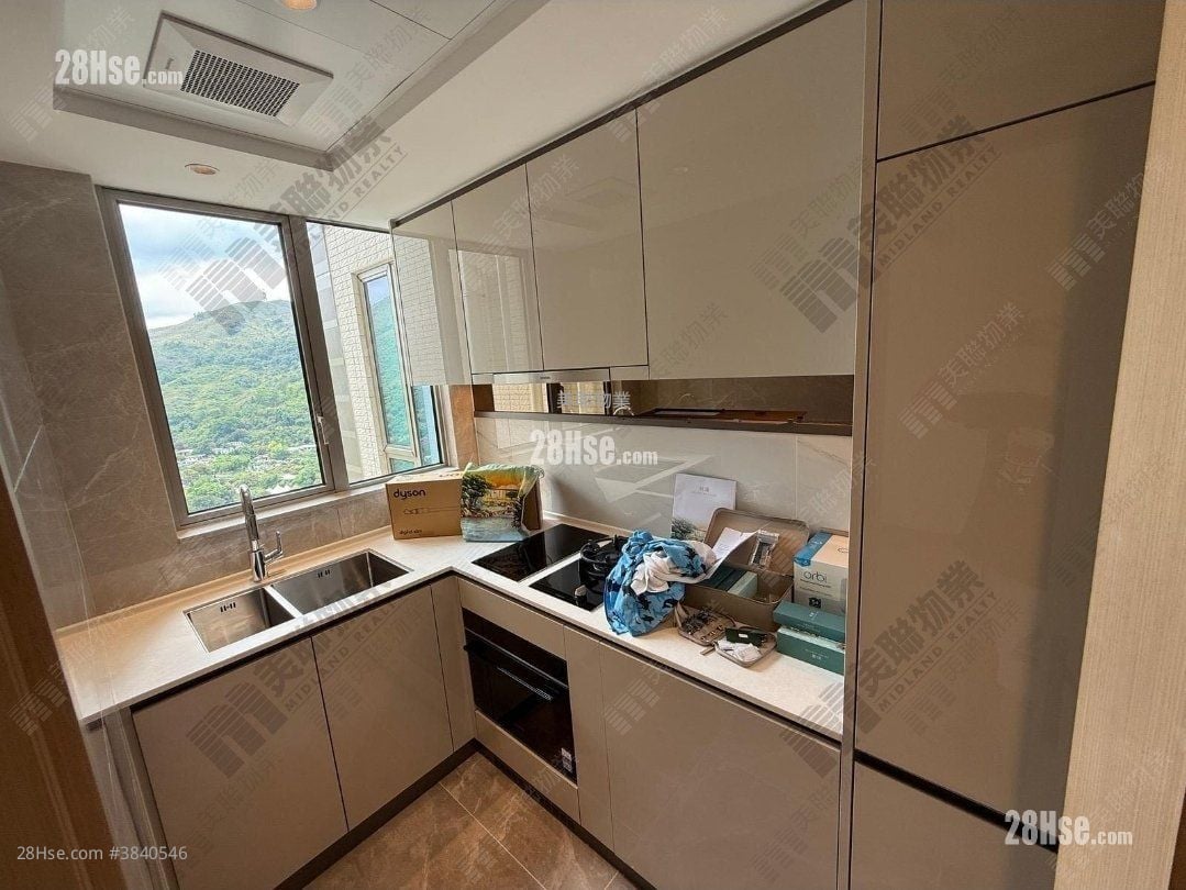 kitchen: Grand Mayfair  Sell 3 Bedrooms , 1 Bathroom 547 ft²
