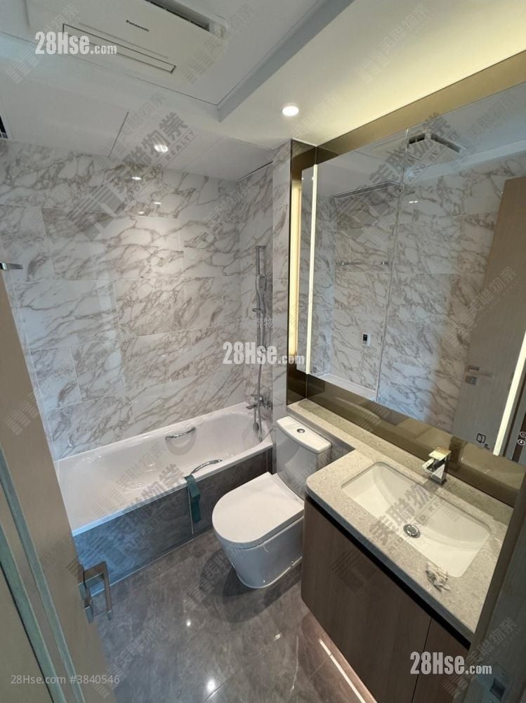 bathroom: Grand Mayfair  Sell 3 Bedrooms , 1 Bathroom 547 ft²
