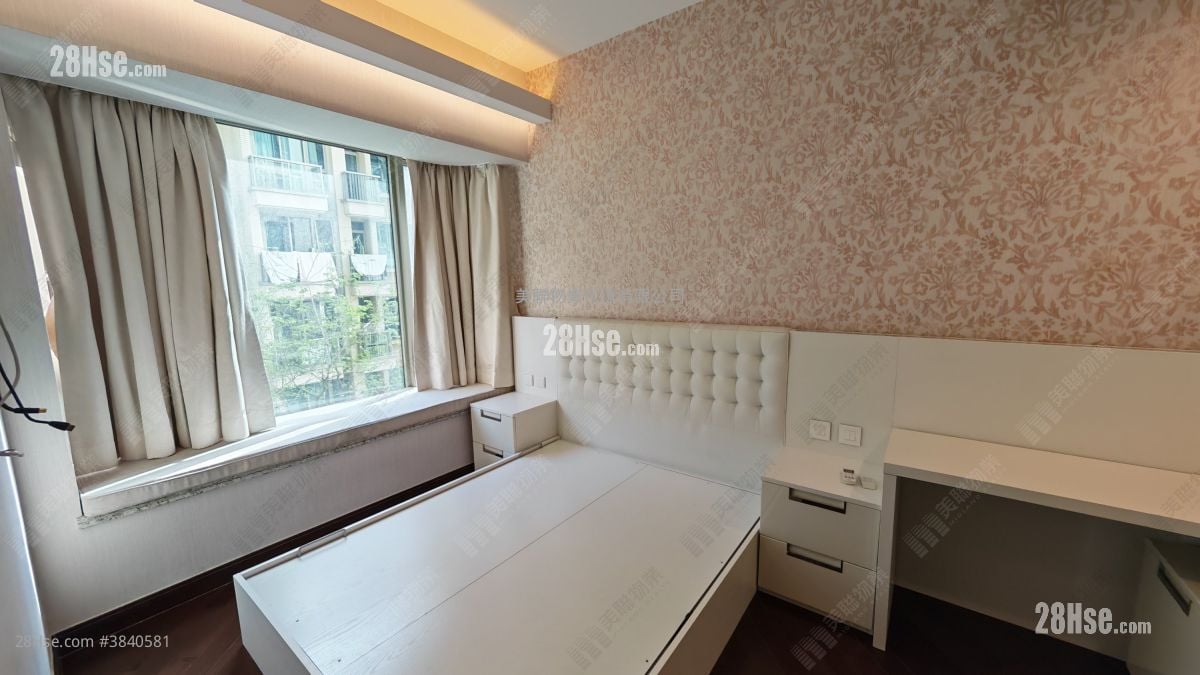 Mayfair By The Sea Rental 3 Bedrooms , 2 Bathrooms 886 ft²