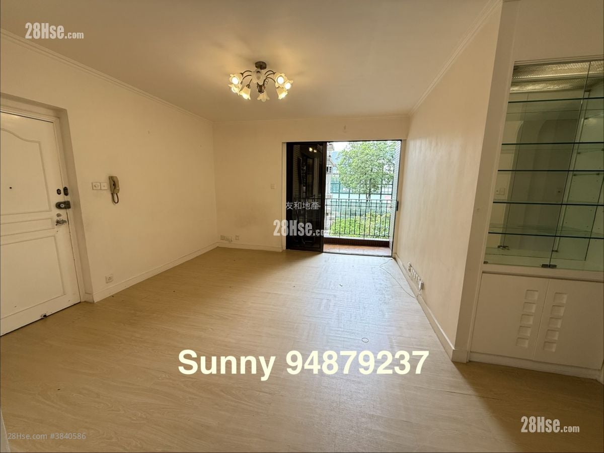 Kent Court Sell 3 Bedrooms , 2 Bathrooms 882 ft²