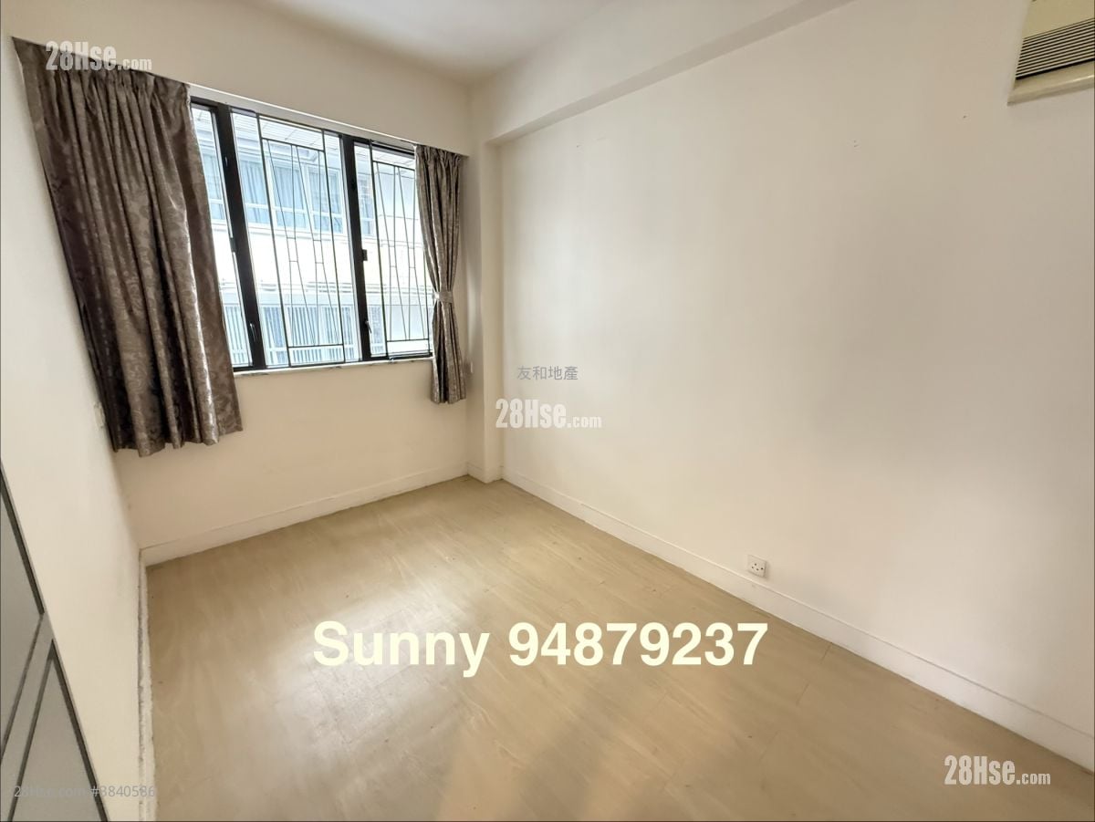 Kent Court Sell 3 Bedrooms , 2 Bathrooms 882 ft²