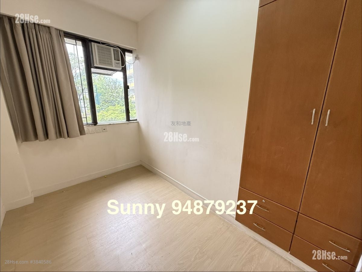Kent Court Sell 3 Bedrooms , 2 Bathrooms 882 ft²