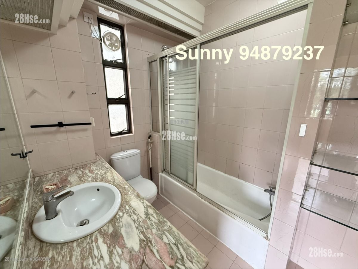 Kent Court Sell 3 Bedrooms , 2 Bathrooms 882 ft²