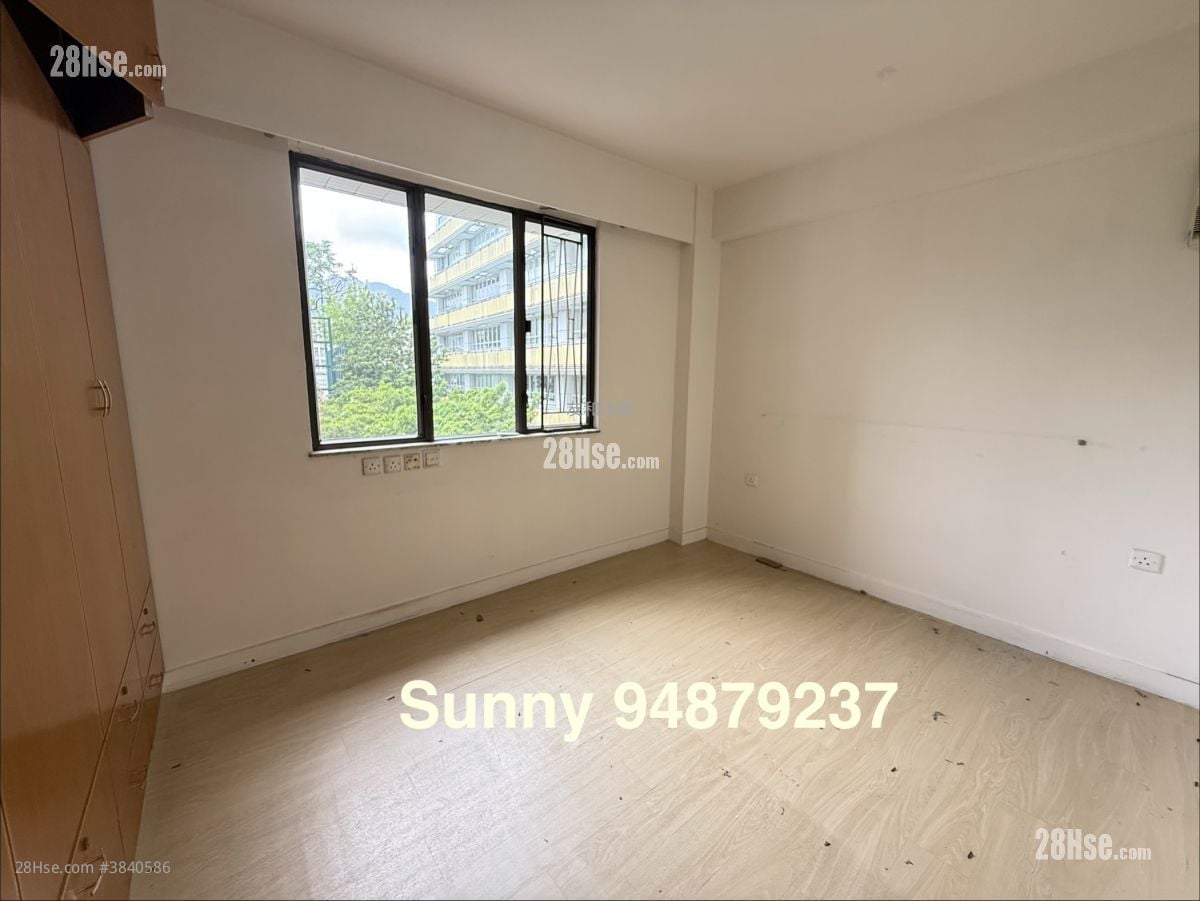 Kent Court Sell 3 Bedrooms , 2 Bathrooms 882 ft²