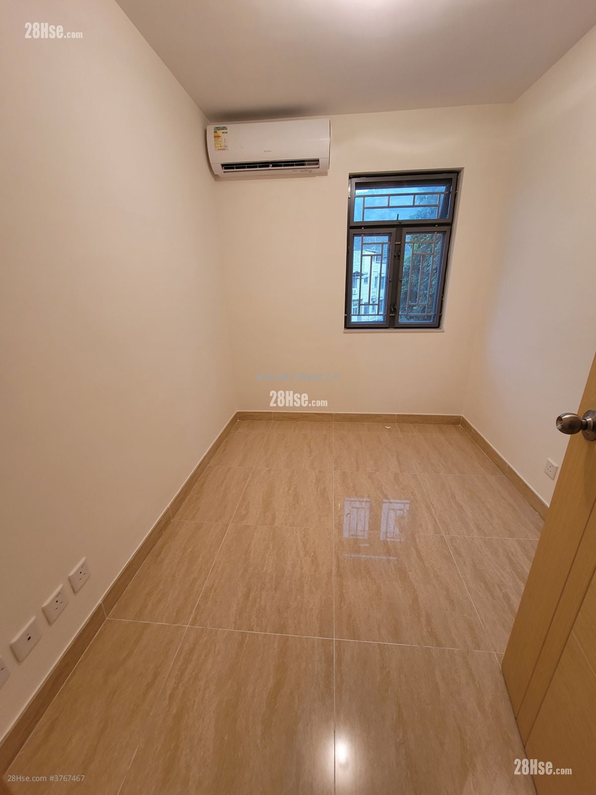 Village Rental 3 Bedrooms , 1 Bathroom 700 ft²