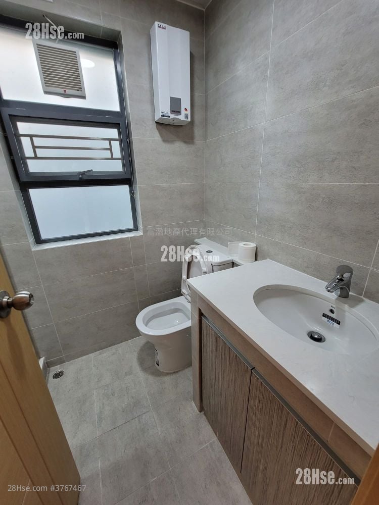 Village Rental 3 Bedrooms , 1 Bathroom 700 ft²