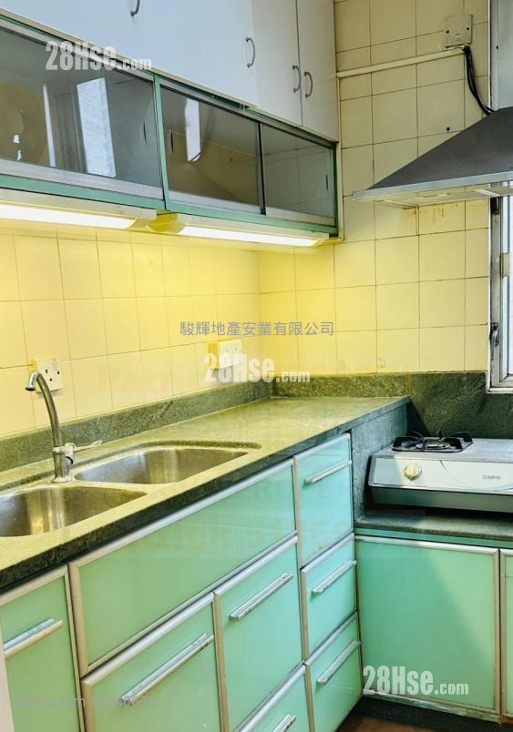 Dorfu Court Rental 2 Bedrooms , 1 Bathroom 358 ft²