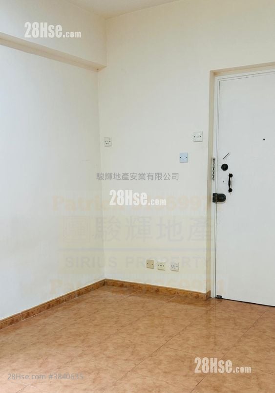 Dorfu Court Rental 2 Bedrooms , 1 Bathroom 358 ft²