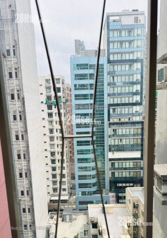 Dorfu Court Rental 2 Bedrooms , 1 Bathroom 358 ft²