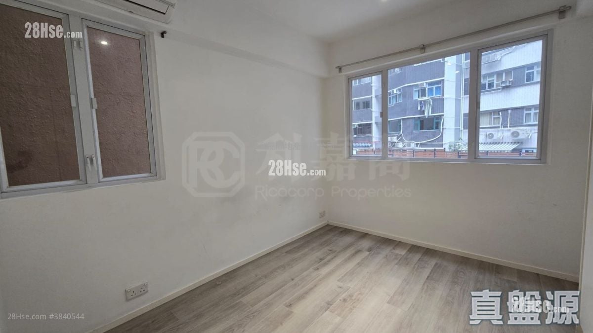Caravan Court Sell 2 Bedrooms , 2 Bathrooms 630 ft²