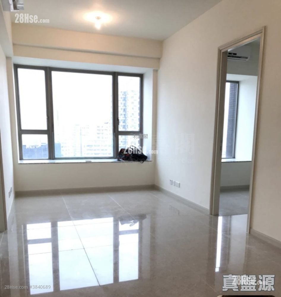 Yuccie Square Sell 2 Bedrooms 429 ft²