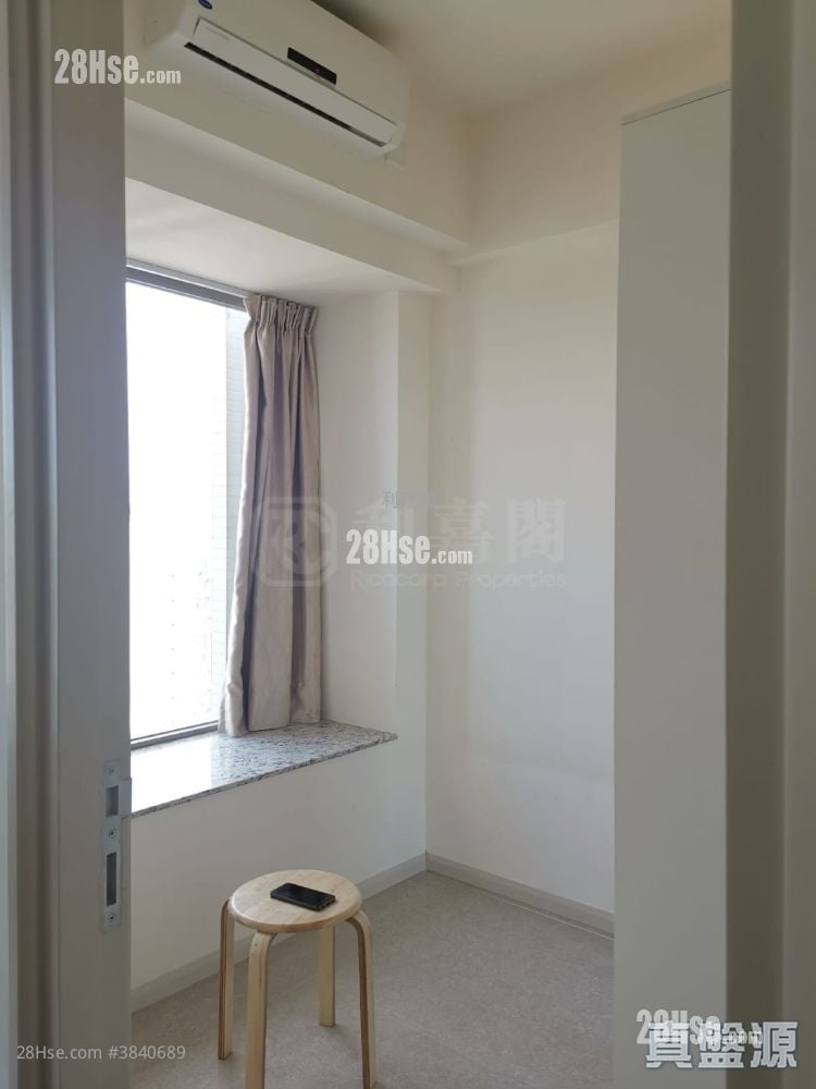 Yuccie Square Sell 2 Bedrooms 429 ft²