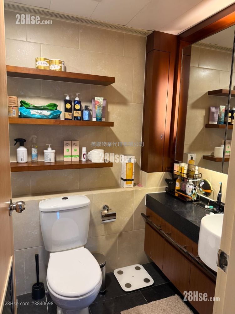 Green Lodge Sell 3 Bedrooms , 3 Bathrooms 968 ft²
