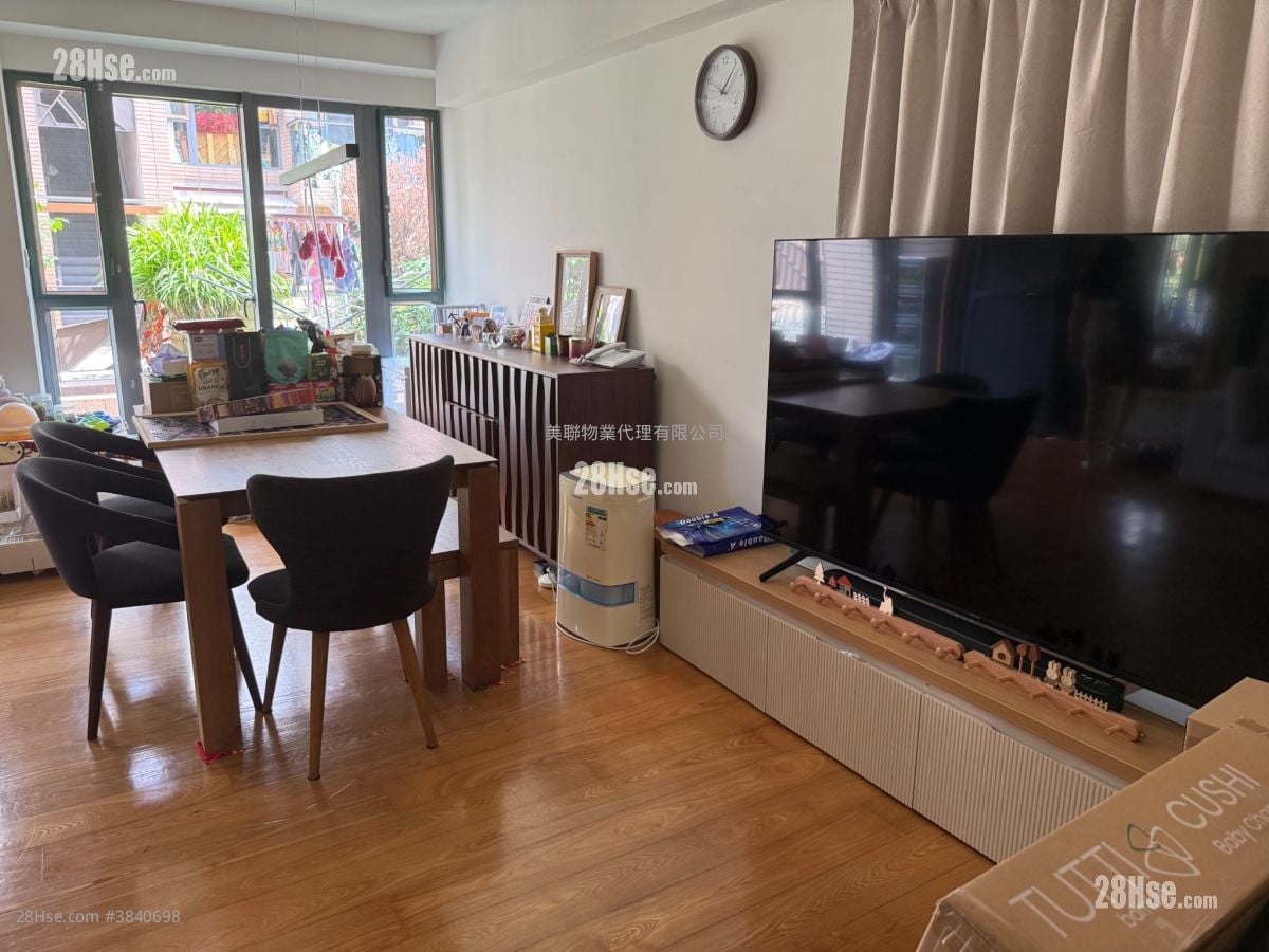 Green Lodge Sell 3 Bedrooms , 3 Bathrooms 968 ft²
