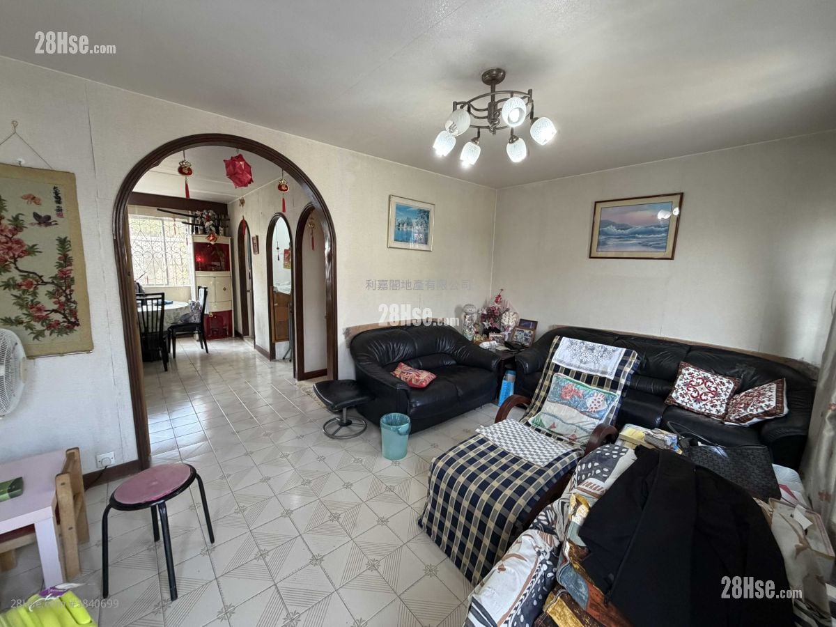 Fairview Park Sell 3 Bedrooms , 2 Bathrooms 950 ft²