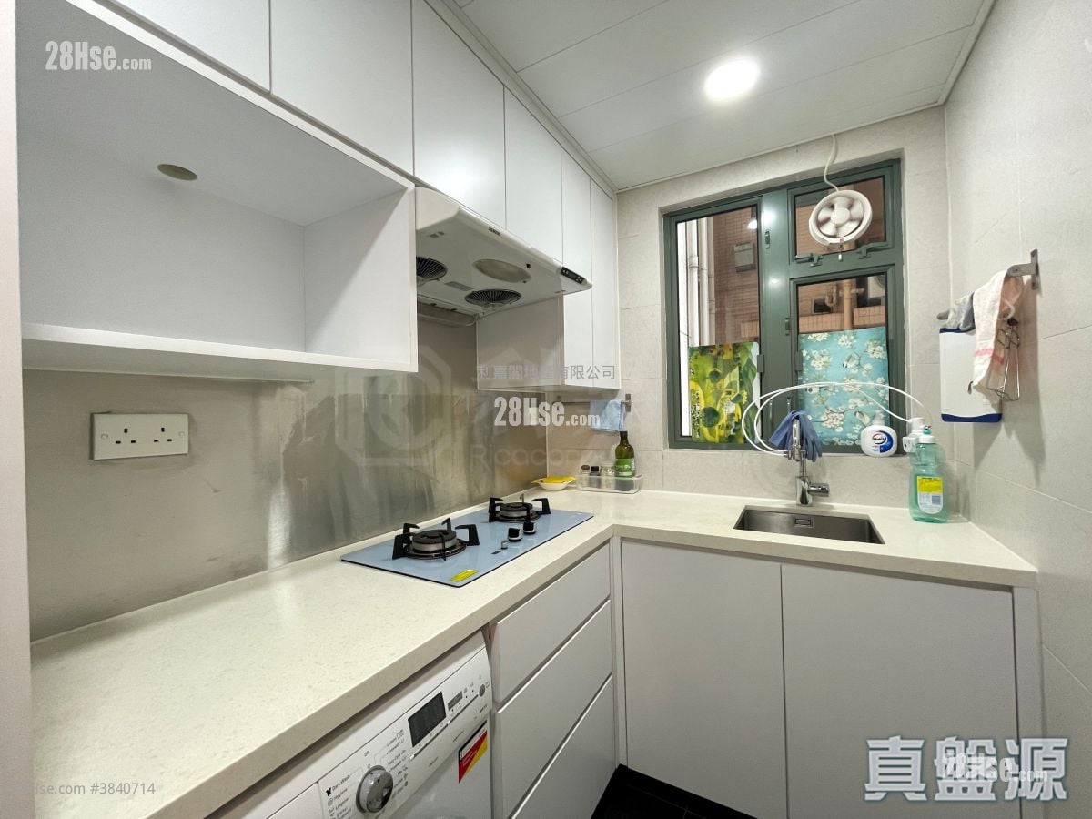 Residence Oasis Sell 2 Bedrooms 490 ft²