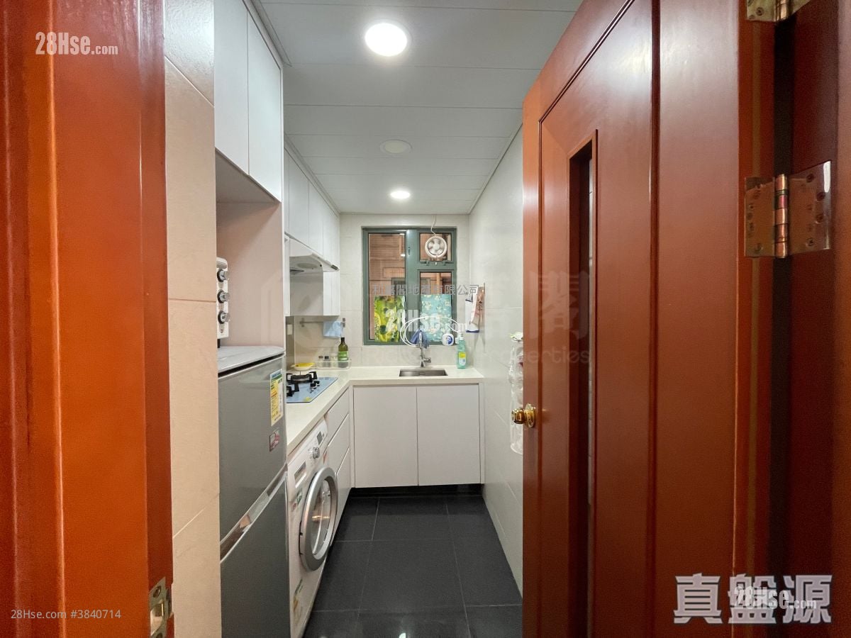 Residence Oasis Sell 2 Bedrooms 490 ft²