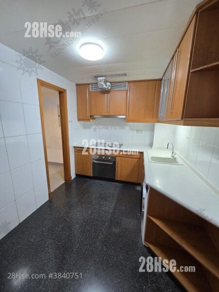 Royal Peninsula Rental 3 Bedrooms 968 ft²
