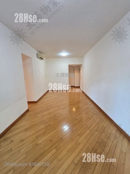 Royal Peninsula Rental 4 Bedrooms 968 ft²