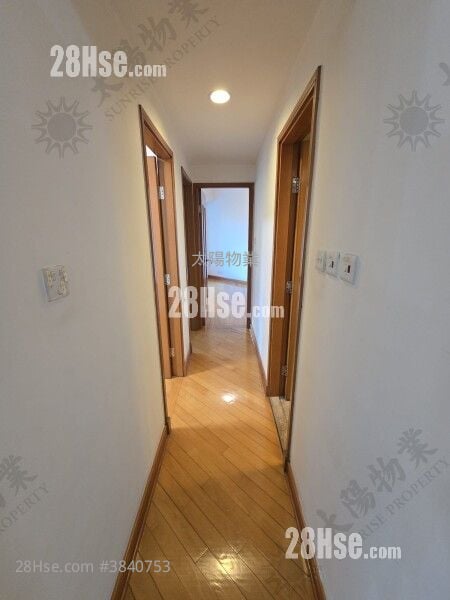 Royal Peninsula Rental 4 Bedrooms 968 ft²