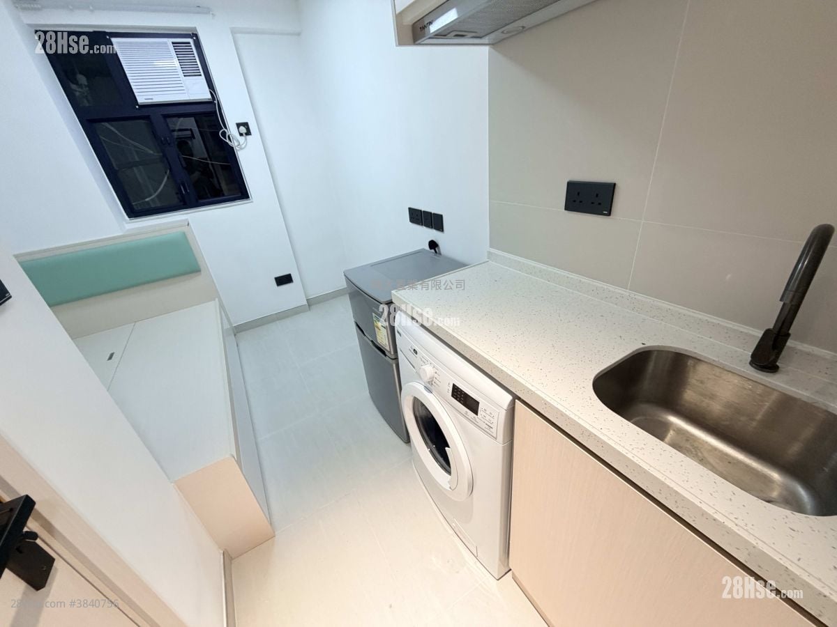 Man Yuen Building Rental Studio , 1 Bathroom 120 ft²