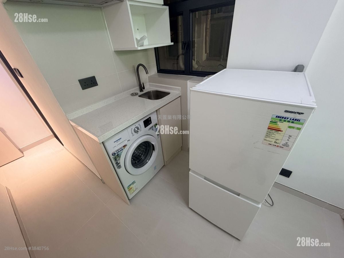 Man Yuen Building Rental Studio , 1 Bathroom 120 ft²