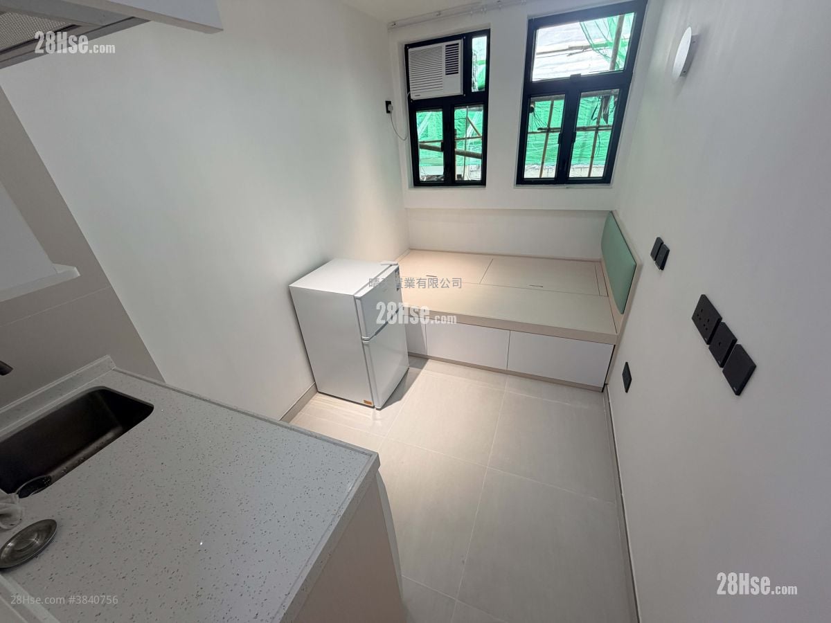 Man Yuen Building Rental Studio , 1 Bathroom 120 ft²