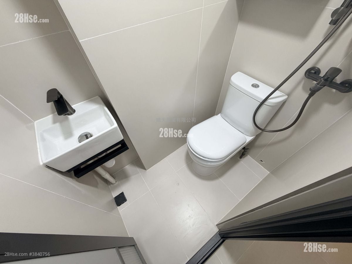 Man Yuen Building Rental Studio , 1 Bathroom 120 ft²