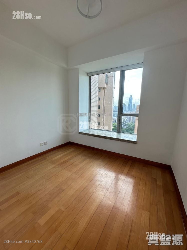 Parc Palais Sell 3 Bedrooms , 2 Bathrooms 829 ft²