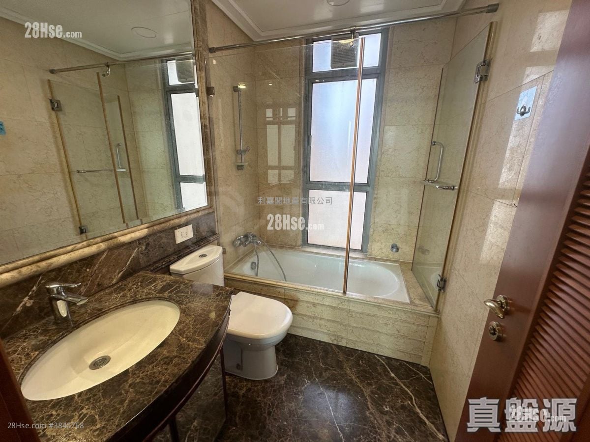 Parc Palais Sell 3 Bedrooms , 2 Bathrooms 829 ft²